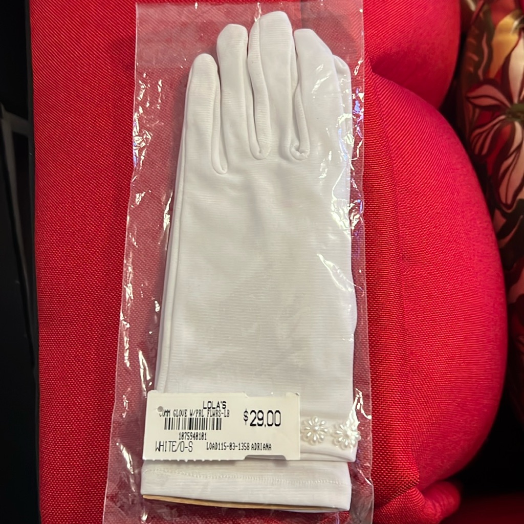 New In Package Communion Or Flower Girl White Gloves For Girl. With Pearls.